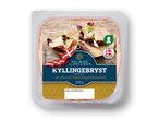 Pakke med skiver af kyllingebryst, mærket 'Pålægs Slagteren' og 'Kyllingebryst Stegt'.