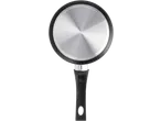 SILVERCREST Caçarola com cabo, a base da panela com círculos concêntricos sobre um fundo preto.