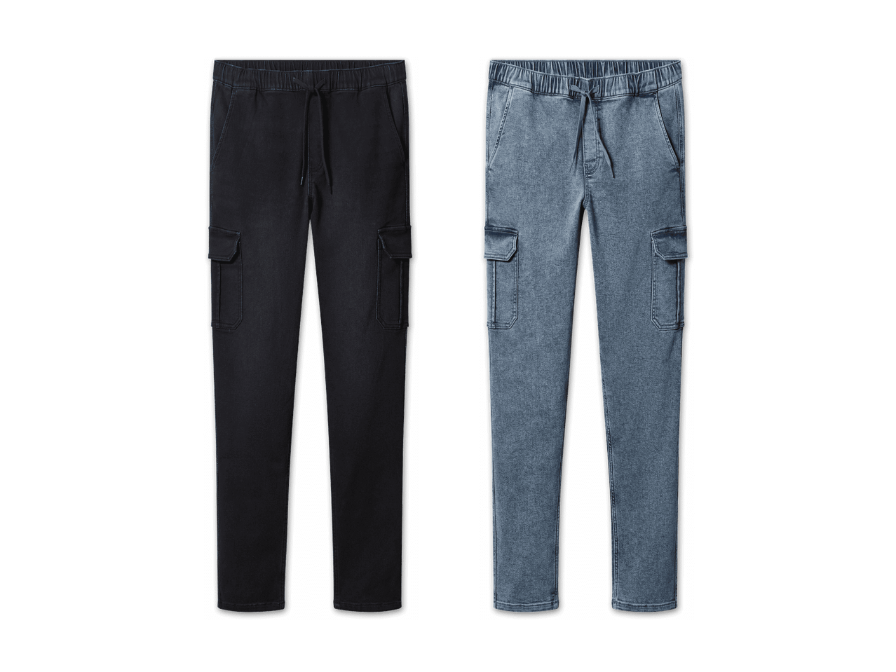 Zwei Paar Cargo-Hosen, eine in Schwarz und eine in Hellblau, mit elastischem Bund und Kordelzug.