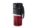 Blender de smoothie Silvercrest® cu băutură roșie și capac negru