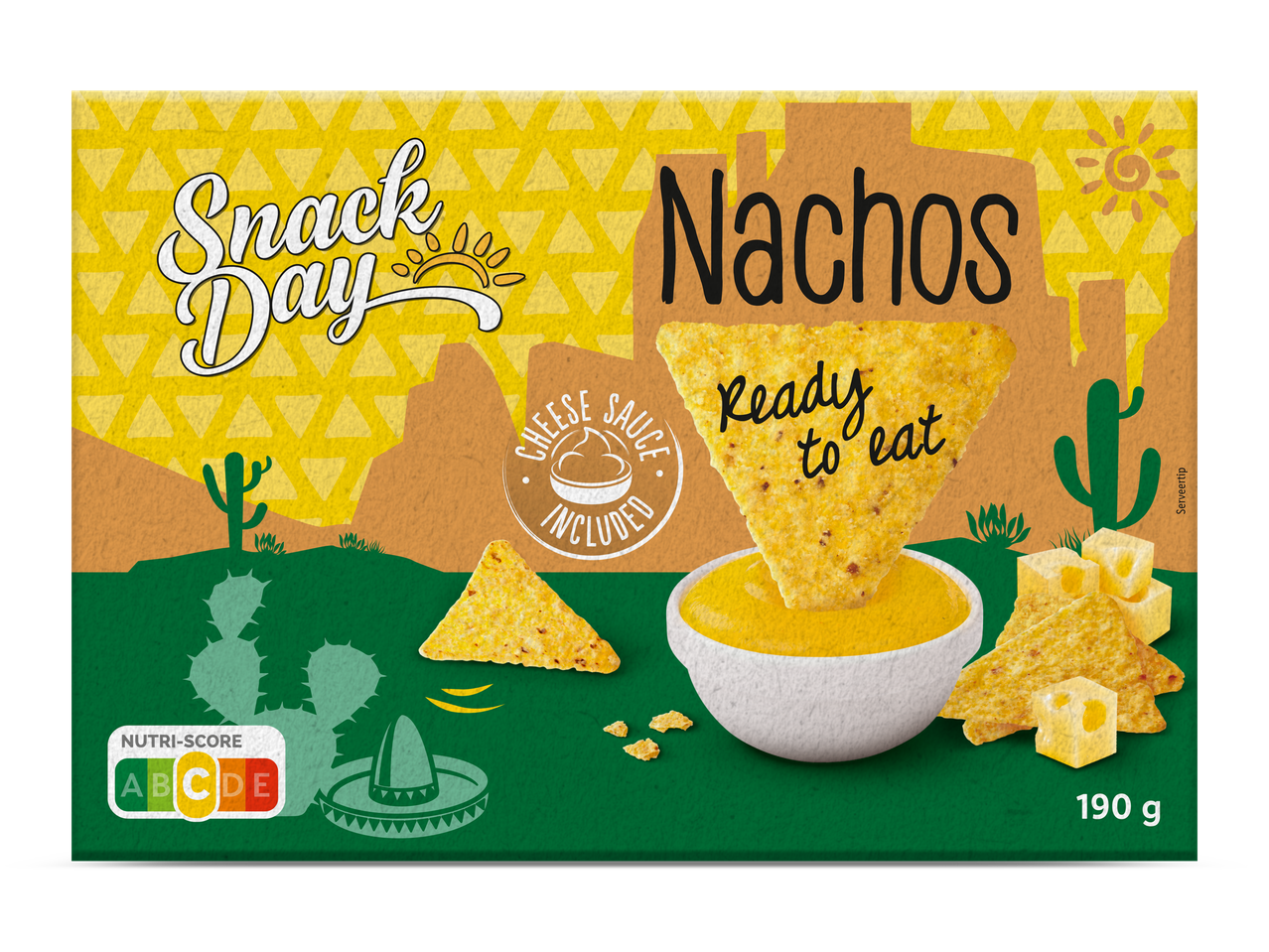 Een doos Snack Day Nachos met kaassaus, met een woestijnlandschap.