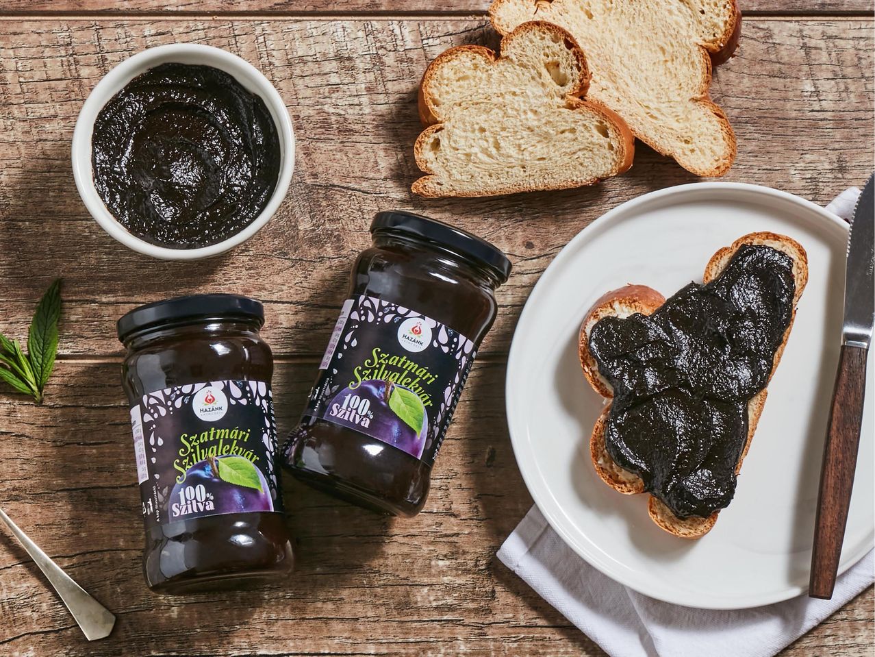 Hazank Szatmár szilvalekvár, pirítós.