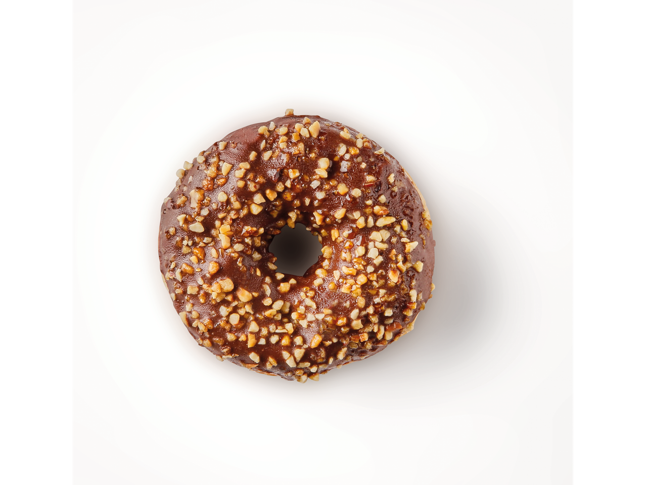 Schoko-Donut mit Nüssen.