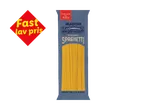 Pakke med spaghetti med teksten 'Fast lav pris' i et rødt skilt.