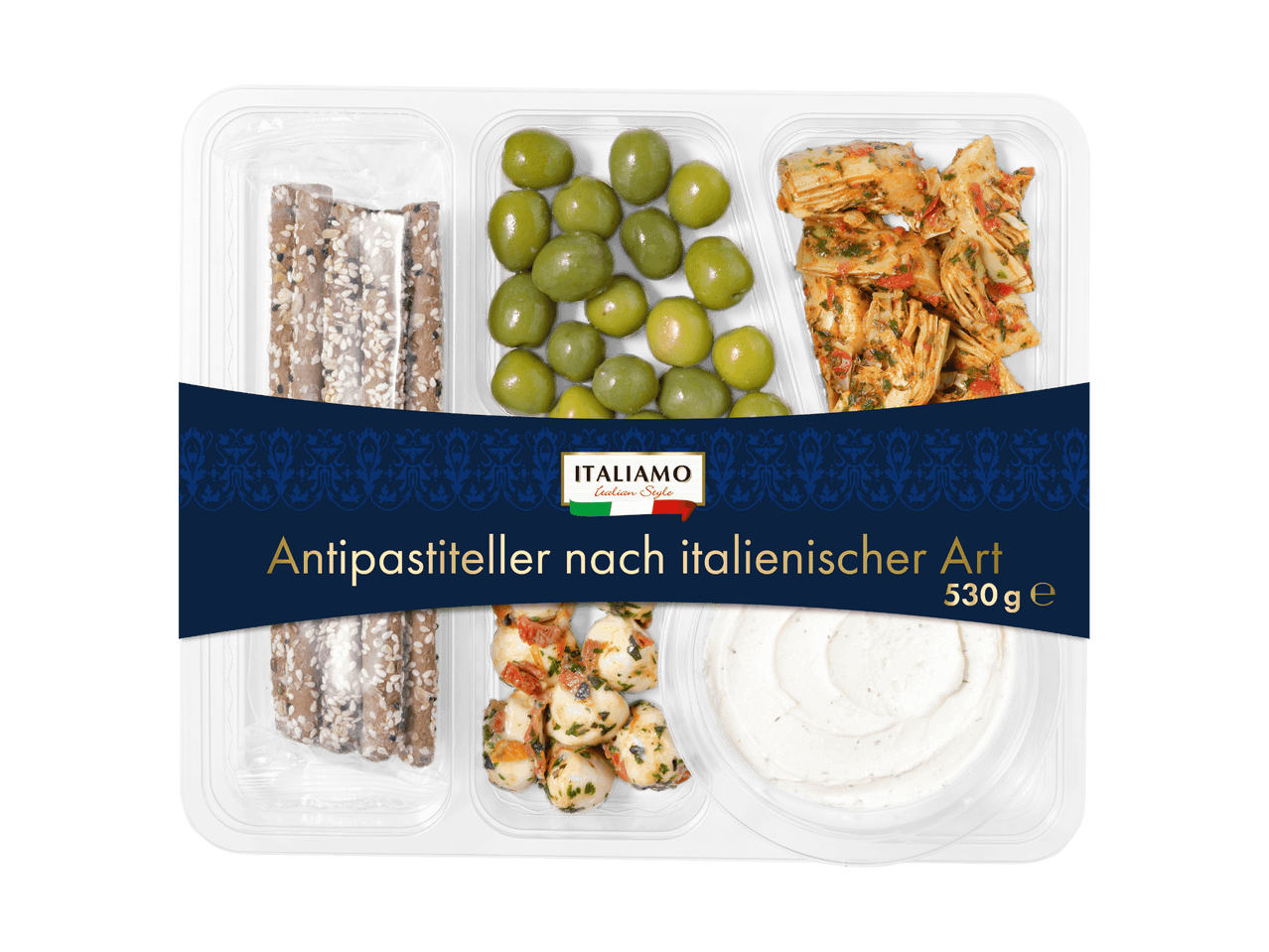 Antipasti-Teller nach italienischer Art mit Oliven, Brot, Käse und eingelegtem Gemüse.