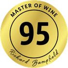 Arany pecsét fekete szöveggel: „MASTER OF WINE”, „95” és „Richard Bampfield”.