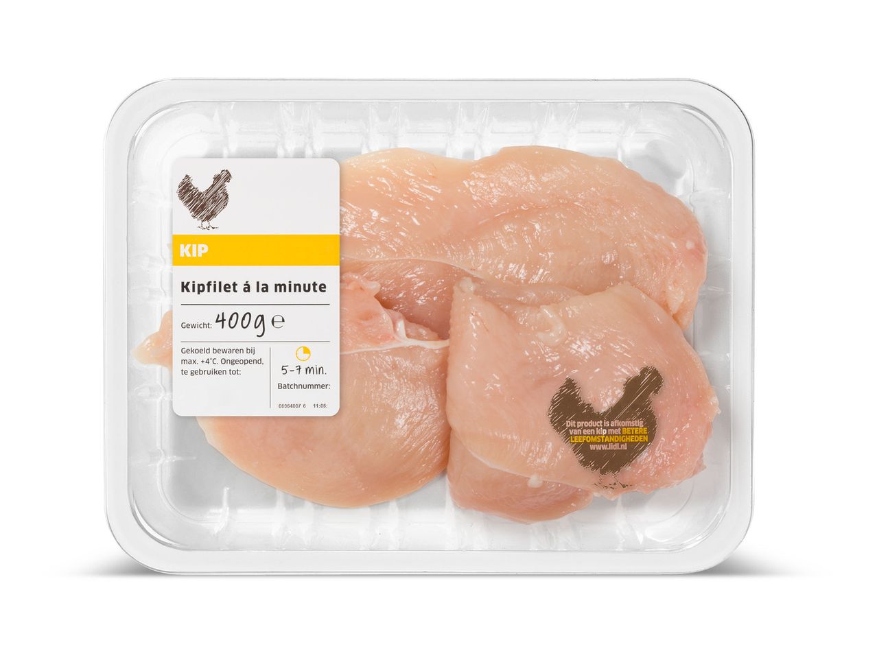 Kipfilets in een plastic schaal.