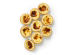 Neuf Pastel de Nata, des tartelettes portugaises traditionnelles à la crème, sur fond blanc.
