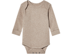 Beige babybody med långa ärmar.