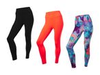 Tre par leggings i sort, orange og et farverigt mønster.