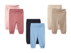 Sæt med tre par babybukser i lyserød, mørk rosa, mørkeblå, lyseblå, beige og brun.