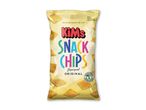 En pose sprøde, riflede chips med teksten 'SNACK CHIPS Supersprød ORIGINAL' og en grøn cirkel med teksten 'METALFRI CHIPSPOSE SORTERES SOM PLAST'.