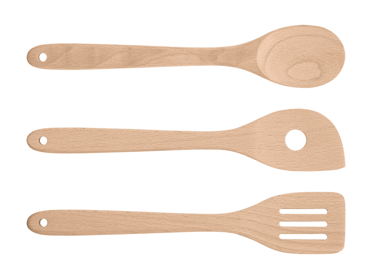 Trois ustensiles de cuisine en bois : une cuillère, une spatule ajourée et une spatule à fentes.
