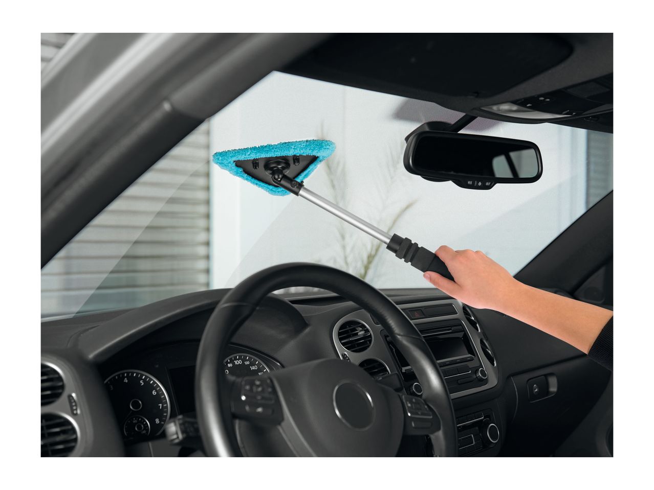 Go to full screen view: Car Windscreen Cleaner - Image 2