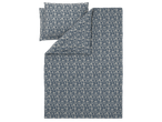 Комплект спално бельо със сини и бели флорални мотиви, включващ калъфка за възглавница и плик за завивка.