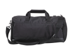 Sac de sport noir avec poignées et bandoulière, vue de face.