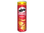 Червена туба с чипс с надпис „XXL PACK“ и „ORIGINAL“, показваща няколко чипса.