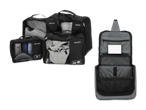 Reise-Organizer-Set mit mehreren schwarzen Packwürfeln und einem grauen Kulturbeutel.