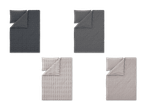 Vier Bettwäsche-Sets in Grau- und Beigetönen mit geometrischen Mustern.