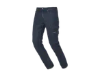 Dunkelblaue Jeanshose mit Cargotasche und rotem Logo auf der Seite