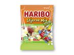 En pose Haribo Stjerne Mix Sour slik med en bjørn i rumdragt på en raket.