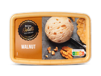 Bon Gelati walnoot ijs in een bakje.