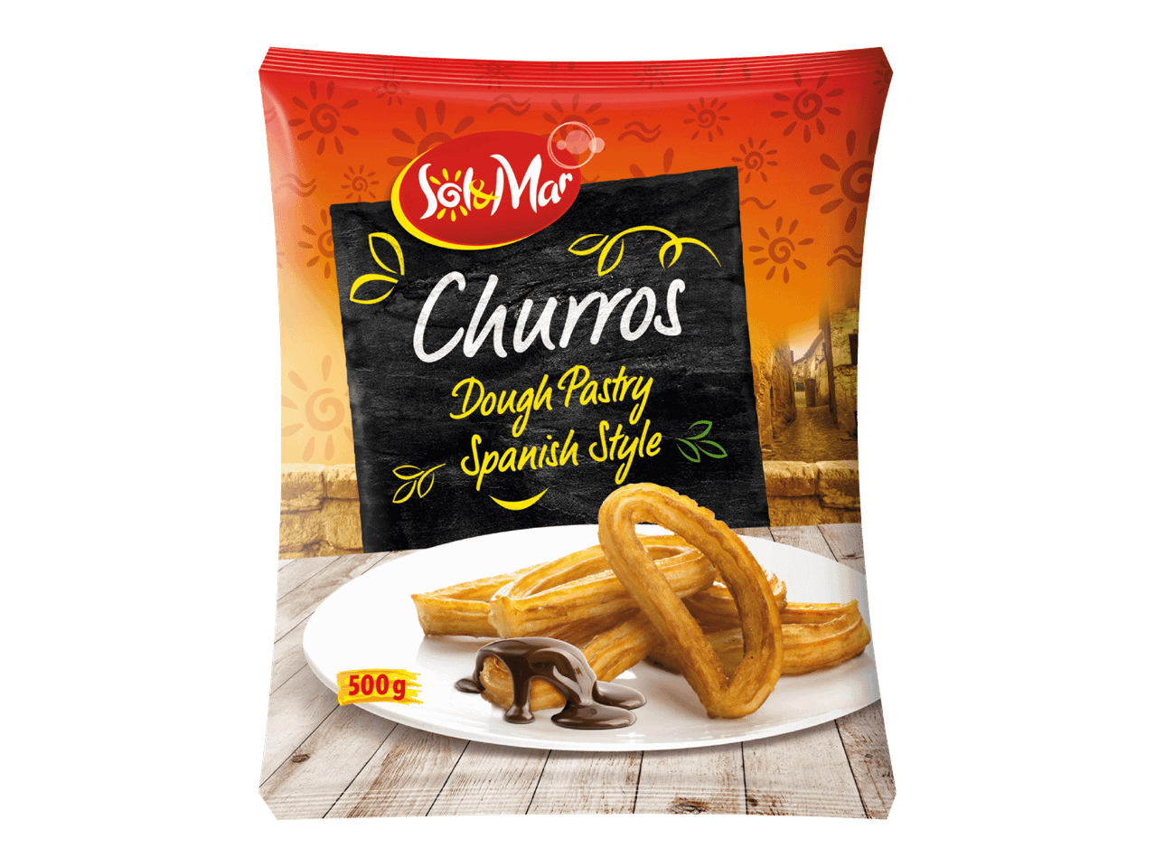 Pussi churroja suklaakastikkeella valkoisella lautasella puupöydällä.