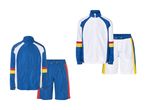 To sæt blå, hvide, gule og røde træningsdragter med jakke og shorts.