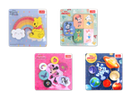 Vier Trefl-Holzpuzzles mit Disney-Junior-Motiven: Winnie Puuh, Mickey Maus, Minnie Maus und Mickey Maus im Weltraum.
