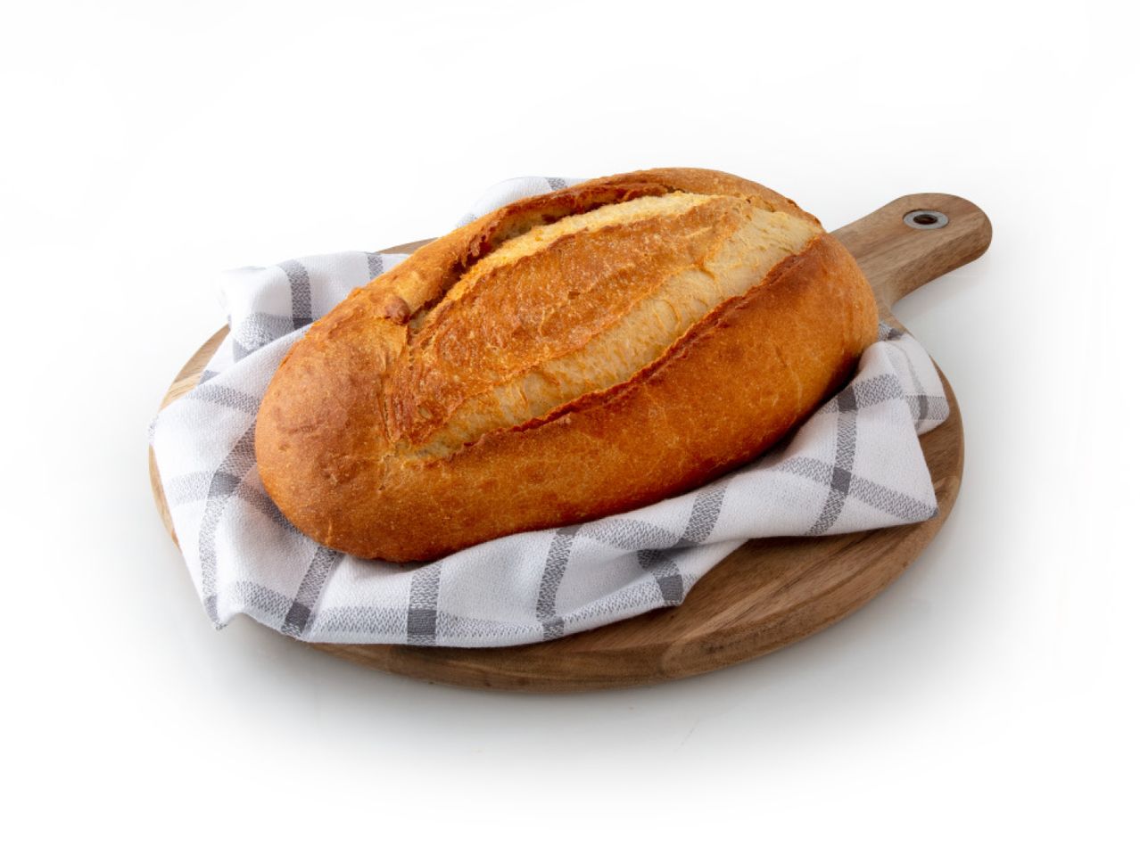 Svježe pečeni kruh na drvenoj dasci s bijelom kariranom krpom.