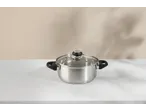 Panela de aço inoxidável Silvercrest Mini-riskoger com tampa sobre bancada branca