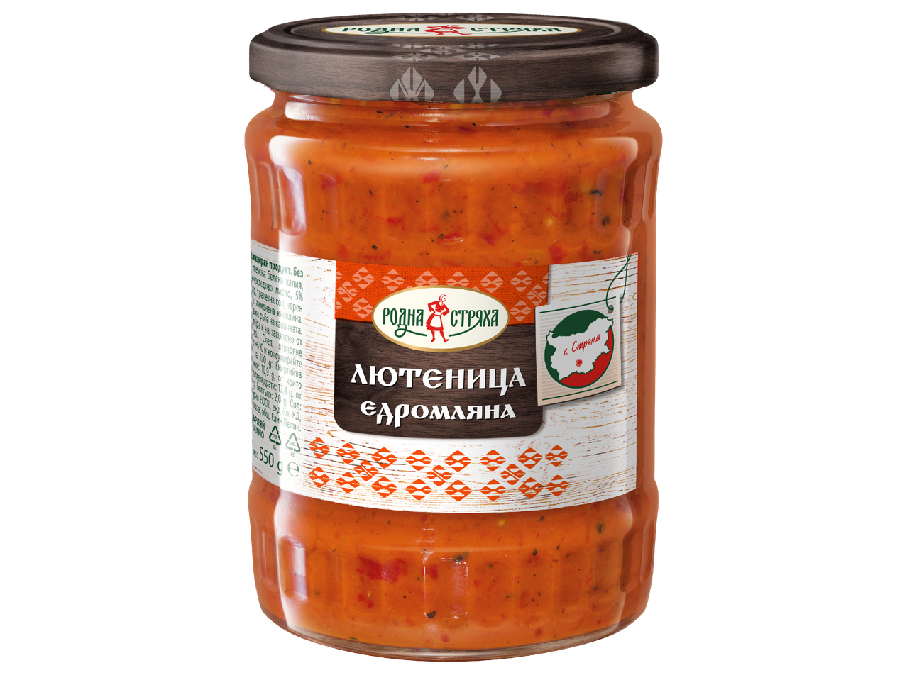 Българска лютеница в буркан, с етикет, изобразяващ карта на България и традиционни мотиви.