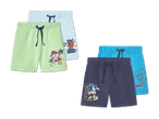 Zwei Paar Jungen-Shorts mit Cartoon-Motiven in Hellgrün und Dunkelblau.