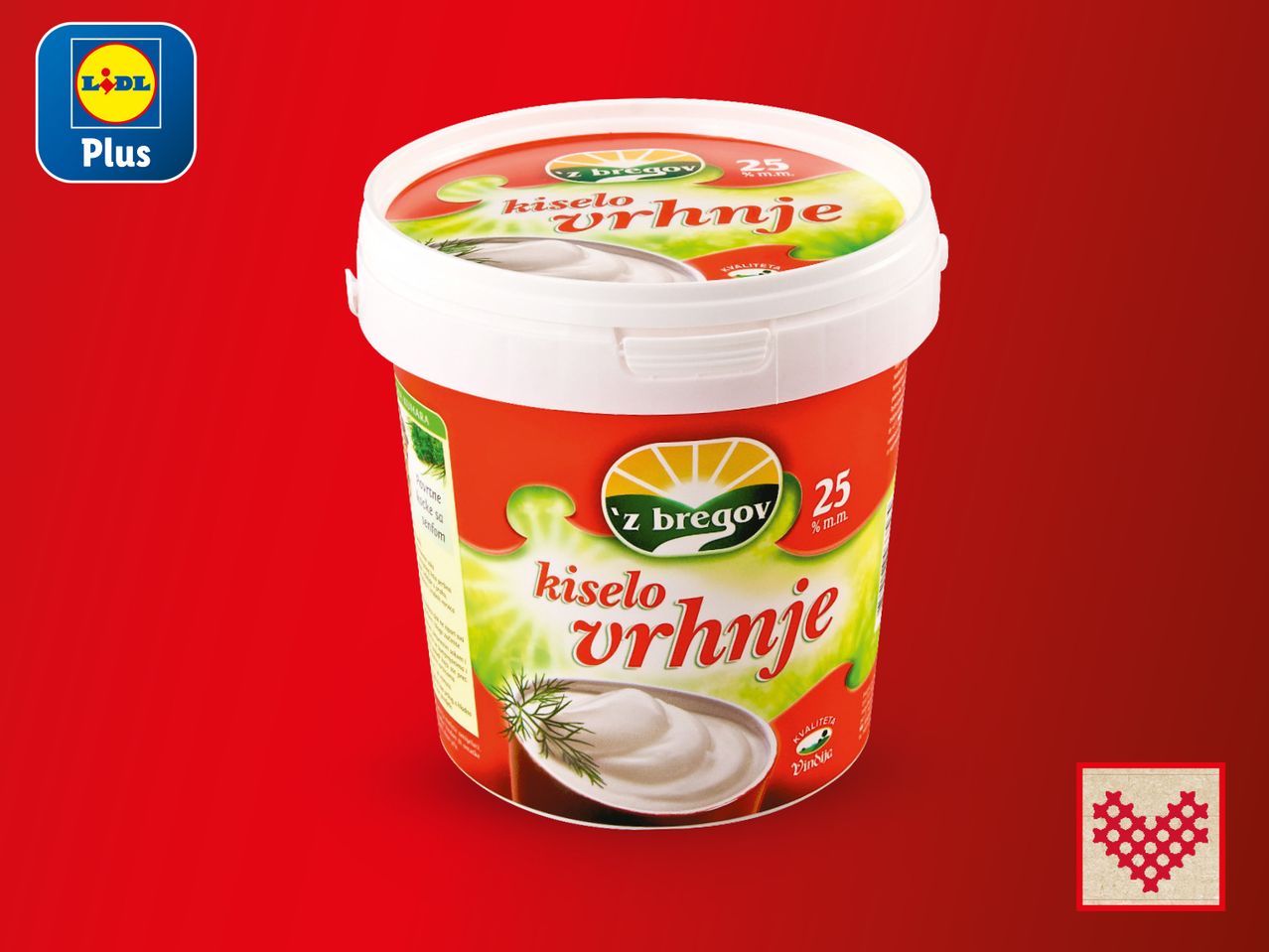 Lidl Plus promovira kiselo vrhnje 'z bregov' u plastičnoj posudi.