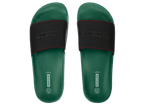 Chinelos Parkside verdes com tiras pretas.