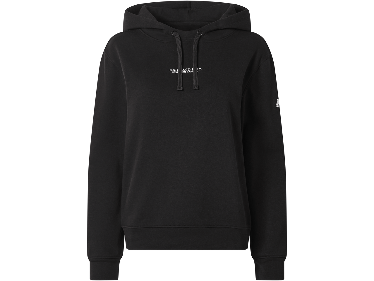 Melns džemperis ar kapuci ar baltu U.S. Polo Assn. logotipu un aukliņu.