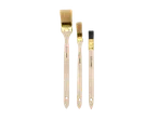 Conjunto de três pincéis Parkside® de diferentes tamanhos com cabos de madeira.