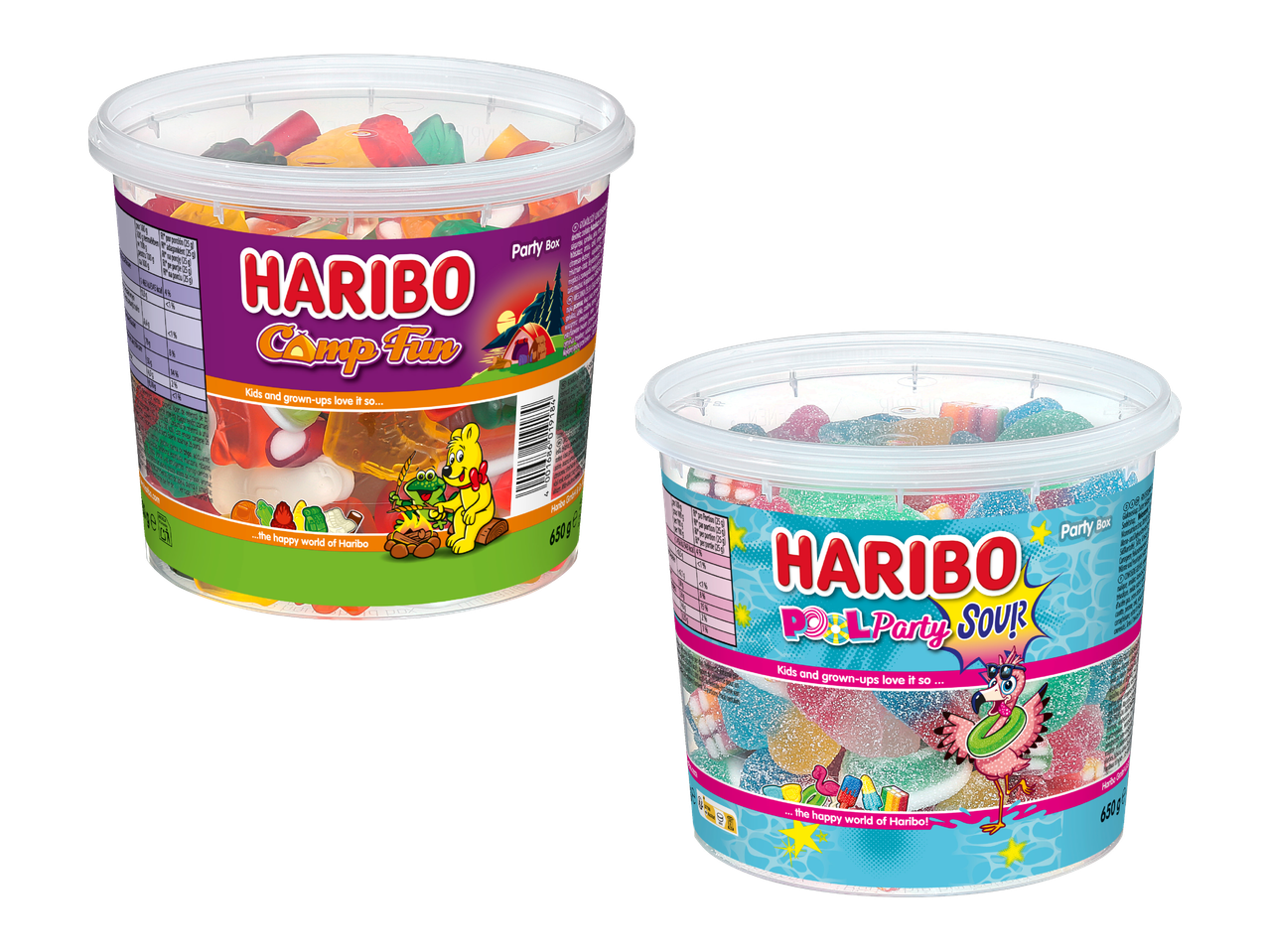 Kaksi läpinäkyvää purkkia, joissa on Haribo-makeisia: toisessa on Camp Fun -teemaisia karkkeja ja toisessa Pool Party Sour -teemaisia karkkeja.