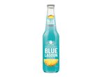 Alkoholický koktejl Le Coq Blue Lagoon v lahvi.