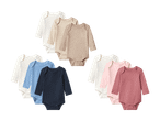 Sæt med ni langærmede babybodystockings i hvid, beige, blå og rosa nuancer.