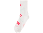 Bele čarape sa ružičastim otiscima šapa i natpisom 'PAW PATROL'.