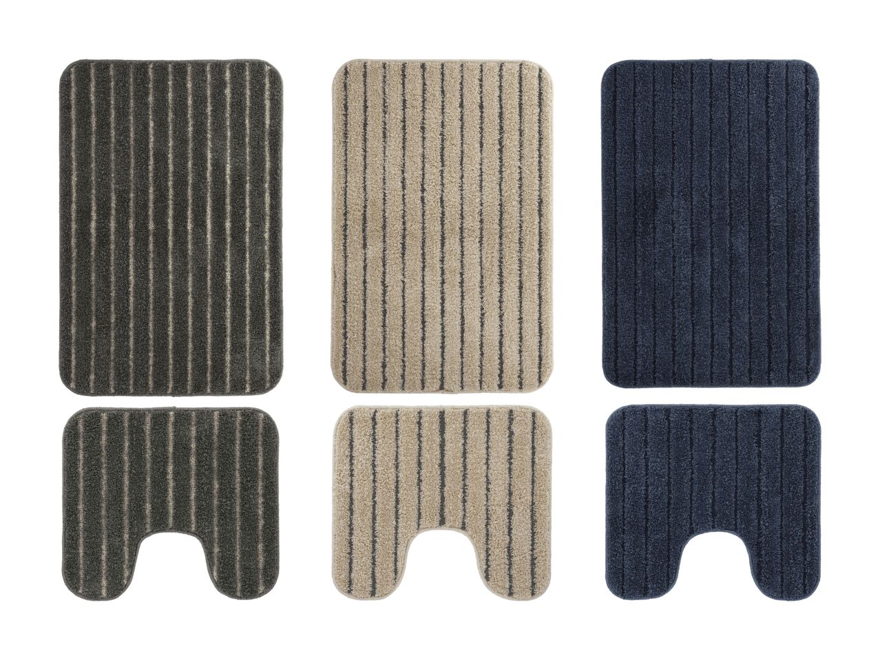 Tre sæt bademåtter i mørkegrå, beige og mørkeblå med striber.