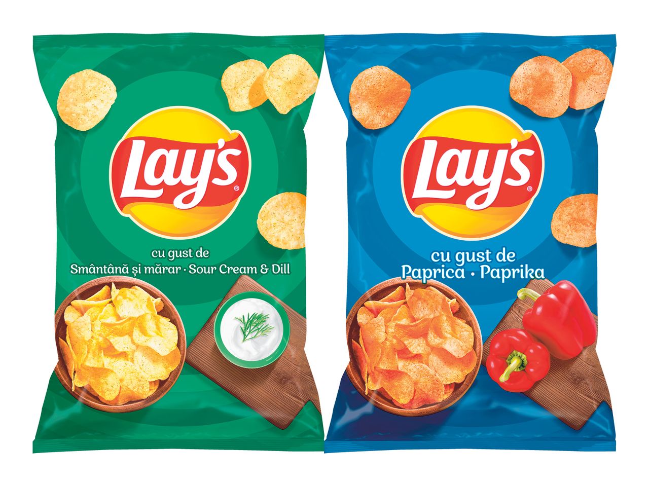 Două pungi de chipsuri Lay's: smântână și mărar, și paprica.
