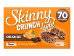Orange-flavoured high-fibre cereal bars with chocolate, containing less than 70 calories.