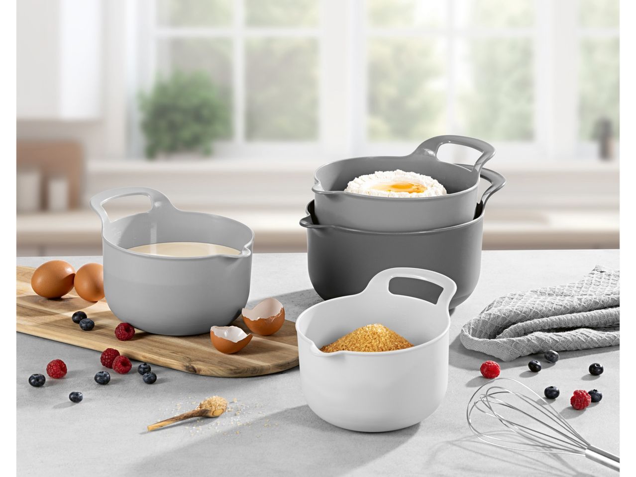 Set di ciotole 4 pezzi, grigio, grigio scuro e bianco, stile minimalista.