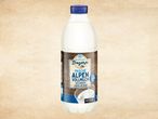 1 Liter Bayern frische Alpenvollmilch in der Flasche.