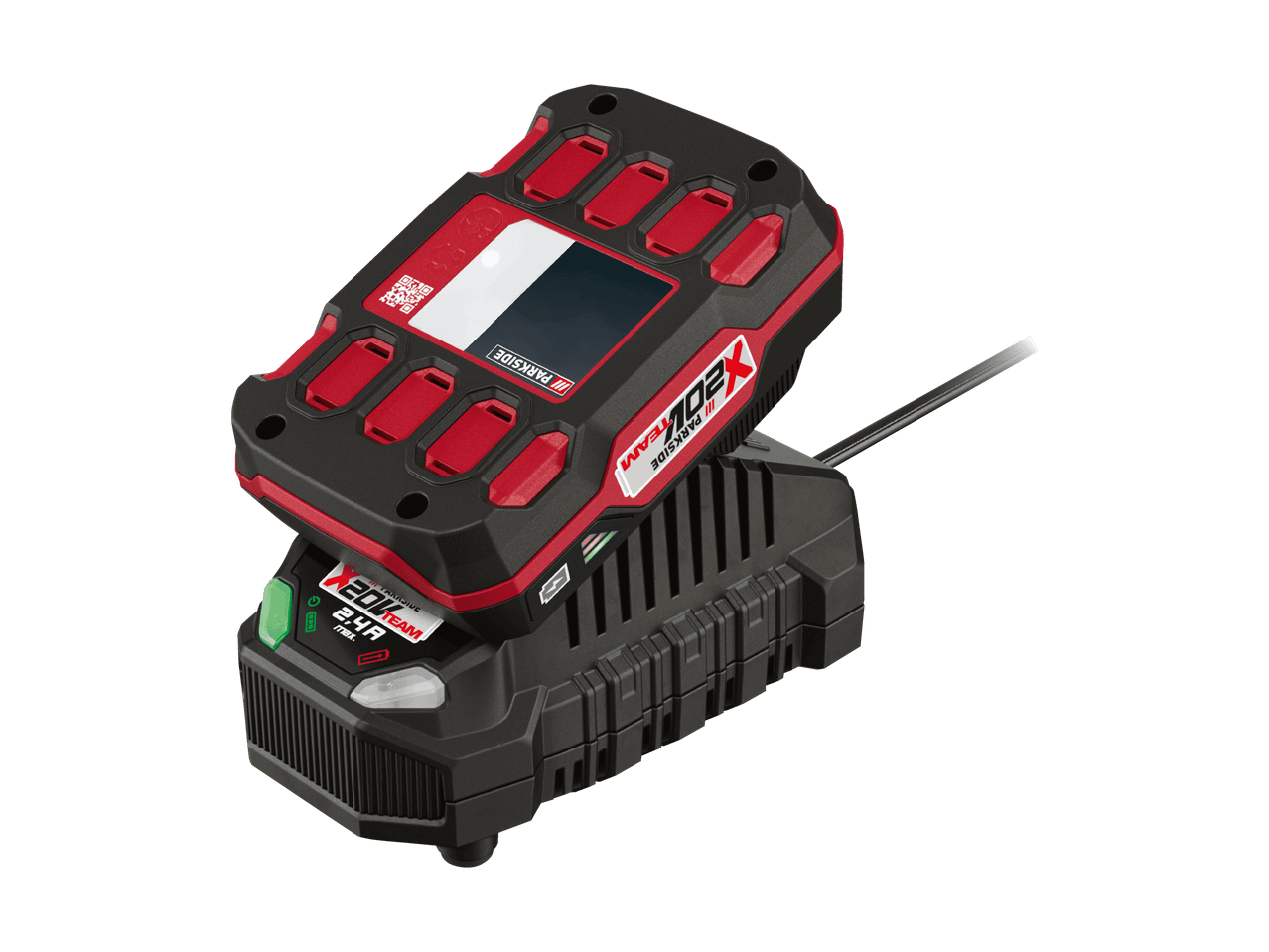 Batteria ricaricabile nera e rossa su caricabatterie nero, con cavo di alimentazione.