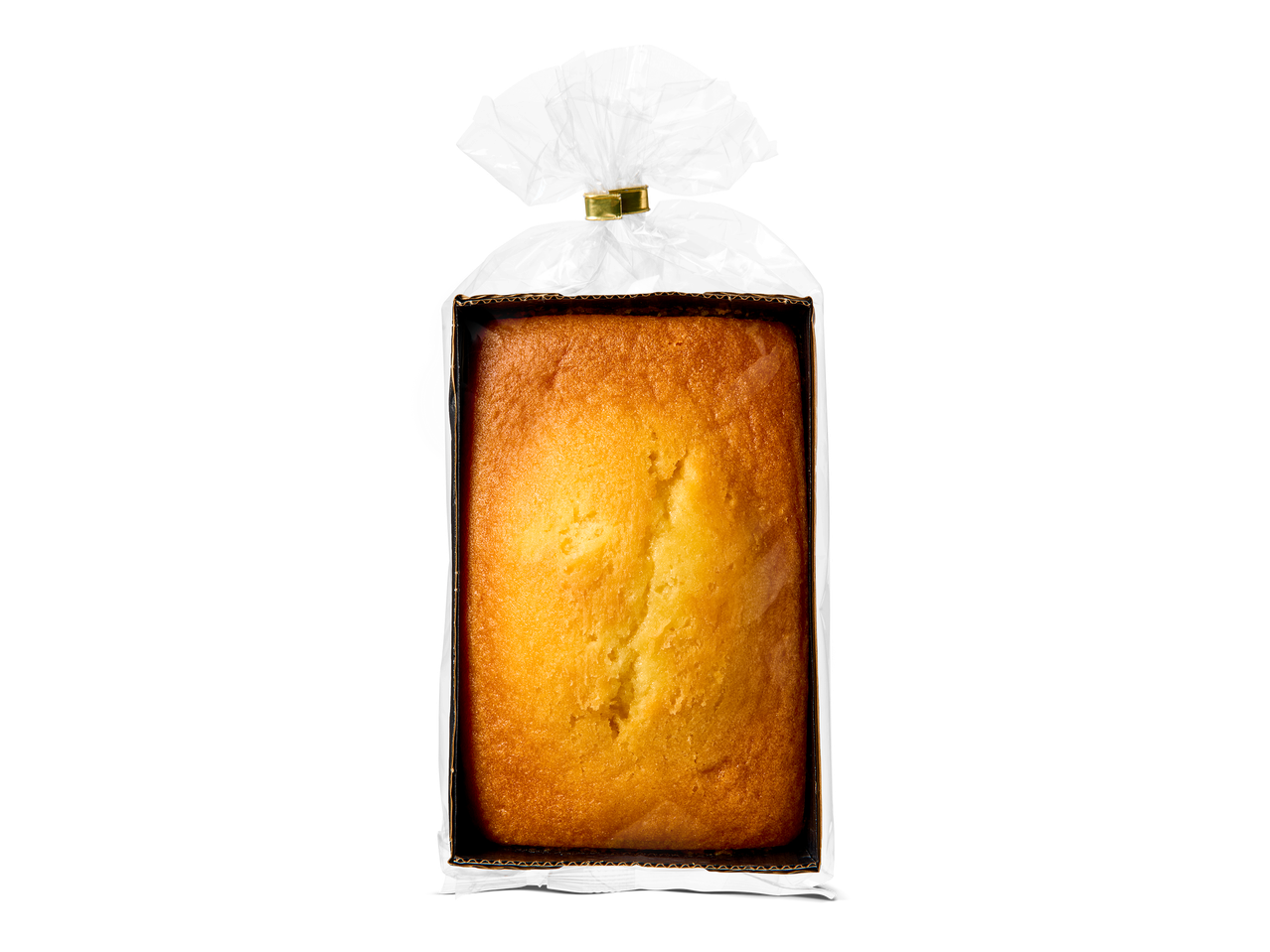 Een verpakte cake in een kartonnen bakje met een doorzichtige folie en gouden clip.