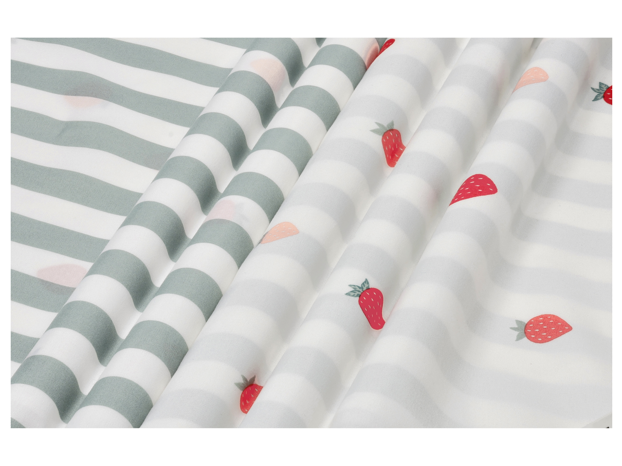 Set posteljine od mikrovlakana sa belim i zelenim prugama i printom jagoda