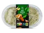 Een verpakking kipsalade met pesto van Chef Select met een Nutri-Score D.